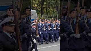 Einmarsch der Ehrengarde der Bundeswehr 🦅🇩🇪wachbataillon militär soldaten marschmusik garde [upl. by Lisbeth]