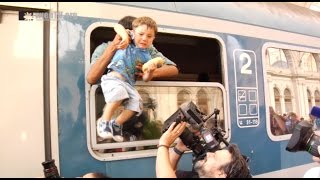 Menschlichkeit am Ostbahnhof in Budapest  Repression durch Behörden [upl. by Wat221]