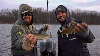 Jig amp Minnow Spring Walleye Fishing on the Wisconsin River Best Technique [upl. by Morse]