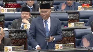 Dewan Rakyat kecoh bila PM Anwar jawab isu harga minyak [upl. by Esilanna409]