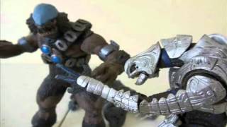 Arbiter Vs Brutes Halo Stopmotion [upl. by Notterb712]