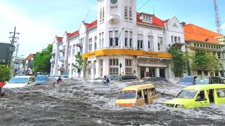 Moments of Flood Surrounding Demak City Alunalun Mosque Starting to Flood Today [upl. by Aeriel]