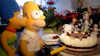 Homers Erdbeer Sahnetorte mit gehobelten Mandeln [upl. by Alvira756]