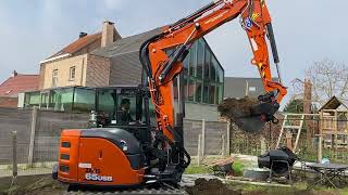 Compacte Hitachi ZX65USB6 voor Geerts Tuin en Grondwerken [upl. by Anned]