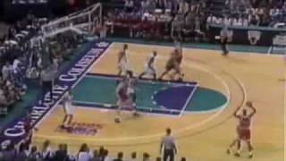 Great defense on Michael Jordan by Muggsy Bogues [upl. by Ylehsa]