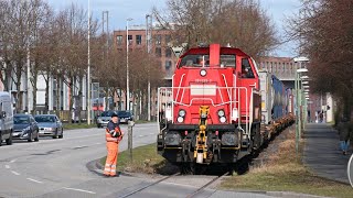 🚆 Voith Gravita 10 BB  DB 261 0350 mit KombiZug vom Port of Kiel überquert die Bahnhofstraße4K [upl. by Ahl812]