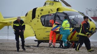 Vrouw valt van paard traumahelikopter naar Dishoek [upl. by Sakul]