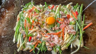 백종원이 인정한 푸짐한 동래파전 shorts l Seafood Green Onion Pajeon– Street Food in Korea [upl. by Ybroc700]