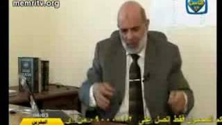 Egyptian Islamist Whoever eats and drinks with his left hand follows Satan [upl. by Onivla]