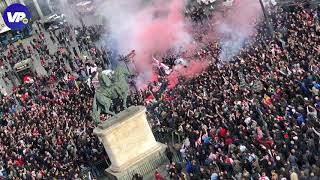 WOW Ajaxfans bouwen groot feest in Madrid tijdens Entrada [upl. by Eillac]