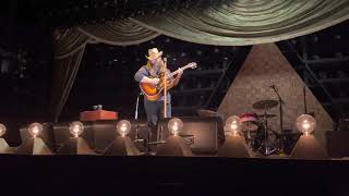 Chris Stapleton  Traveller Live [upl. by Tterag]