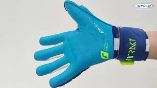 Reusch Torwarthandschuhe Attrakt Freegel Aqua Windproof R53704594433 [upl. by Yeh]