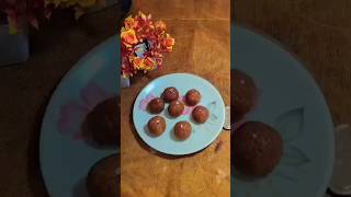 Besan Ke Laddu Banane Ka Bohat Hi Asan Tarika besankeladdo food shortsfeed [upl. by Pleione]