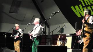 The Wurzels  Live at Harper Adams  Blackbird [upl. by Marlon]