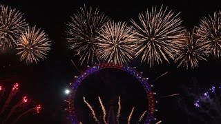 Des feux dartifice à travers le monde pour fêter 2017 [upl. by Neelrahc]