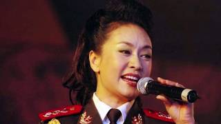 彭丽媛 Peng Liyuan《阿里山的姑娘》First Lady sings quotMaiden of Alishanquot w English lyrics [upl. by Hildegard433]