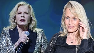 Estelle Lefébure fait sensation en sinvitant au concert de Sylvie Vartan [upl. by Hecklau]