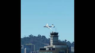 Challenging landing Short runway of St DomnicaircraftviralShortsadventureriodgenerio [upl. by Soren10]