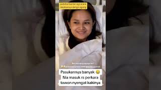 MOMEN NIA MASUK RS MASI PERKARA TAWON NYENGAT KAKINYA beritaartis hiburan nialida artis [upl. by Aleihs562]