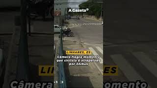 Câmera flagra momento que ciclista é atropelado por ônibus no ES [upl. by Arval]