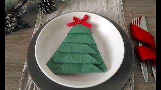 Come piegare un tovagliolo a forma di albero di Natale how to fold a napkin like a Christmas tree [upl. by Eardna]