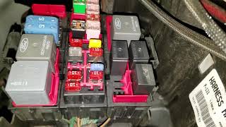 F250 AC Compressor Fuse and Relay Location  2005 [upl. by Turne]