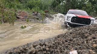 Water Splash Monster Ford Raptor F150 Off Road 18 Traction Hobby [upl. by Ahsinac]