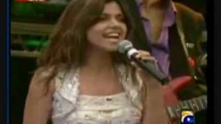 Jeevey Pakistan by Hadiqa Kiani amp Ali Zafar LIVE [upl. by Sesom]