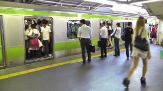 Japan Live  Ammasso Di Gente In Metropolitana A Shinjuku [upl. by Melisenda]