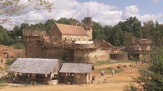 Guédelon les bâtisseurs de château  Cest là  en BourgogneFrancheComté [upl. by Camilla236]