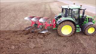 John Deere 6100 M mit Vogel Noot 3 Schar Pflug [upl. by Farleigh]