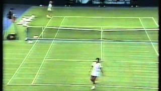 WTA Tokyo 1991 QF Sabatini d Graf  Graff denies handshake at the net and runs off court [upl. by Summer632]