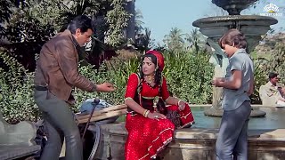 हेमा की चोरी और धर्मेंद्र की पकड़धकड़  Seeta Aur Geeta Comedy Scene [upl. by Mail530]