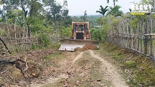 Caterpillar D6R XL bulldozer operator is very good at working to smooth plantation roads [upl. by Noraa]