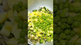 इस तारिके से पोहा बनाएंगे तो फिर स्वाद और बढ़ जाएगा  Make Poha with new style veganfood shorts [upl. by Alica481]