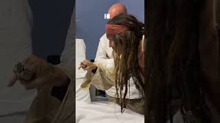 Johnny Depp visitó un hospital pediátrico como Jack Sparrow [upl. by Berman]