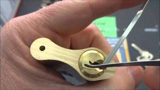 284 Elzett quotTutiusquot Padlock Hungarian Picked Open [upl. by Darda]