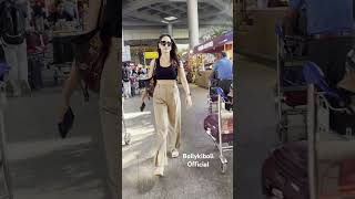 Pragya Jaiswal at Airport 🛫 bollykiboliofficial bollywood actress model airport pragyajaiswal [upl. by Torto]