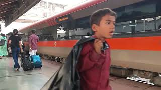 22436 NEW DELHI To VARANASI SAFFRON VANDE BHARAT EXPRESS ARRIVAL KANPUR CENTRALtraintravelertrain [upl. by Litsyrk]