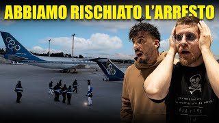 RISCHIAMO DI ESSERE ARRESTATI ALLINTERNO DI UN AEROPORTO ABBANDONATO  SUONA LALLARME E SCAPPIAMO [upl. by Welbie]