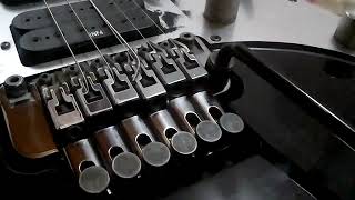 Como cambiar las cuerdas de una guitarra electrica con floyd  Tutorial Modelo ibanez RG350 [upl. by Knudson430]