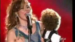 Gloria Trevi  En Medio De La Tempestad Live  El Premio De La Gente 2004 [upl. by Artekal]