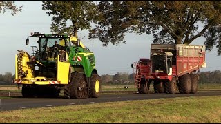 Maïs 2024  John Deere 8600 op rupsen  Gilles RB 300  John Deere 8270R  2x John Deere 7R  Dekker [upl. by Acinomaj872]