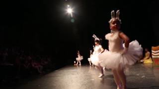 Baby Ballet coelhinhas [upl. by Eidnak]