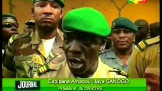 Le Capitaine Amadou Aya Sanogo rencontre les militaires du camp Sékou Amadou de Ségou [upl. by Lowry317]