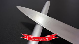 Come affilare un coltello  Scuola di Cucina [upl. by Hope]