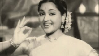 Mere Watan Se Achchha  Vaijayanti Mala Ladki Patriotic Song [upl. by Anaya]