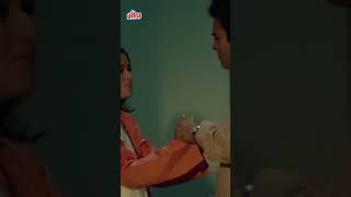 बाहों में चले आओ हमसे सनम क्या पर्दा  Baahon Mein Chale Aao latamangeshkar oldsongs ytshorts [upl. by Mohun]