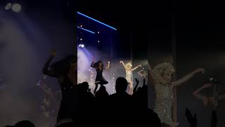 Tina Turner Das Musical Hamburg Zugabe 4102019  Nutbush City Limits Proud Mary [upl. by Faustena]