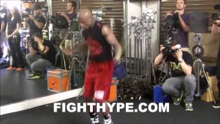 FLOYD MAYWEATHER MAKES CRAZY JUMP ROPE SKILLS LOOK EASY AHEAD OF MARCOS MAIDANA FIGHT [upl. by Aurora498]